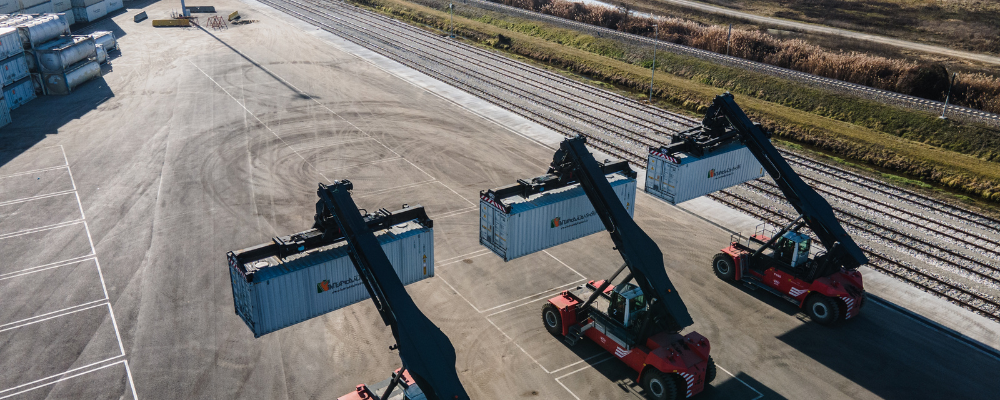 GRU REACH STACKERS